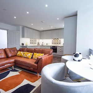 sophias-cwtch.cardiffhotelswales.com/